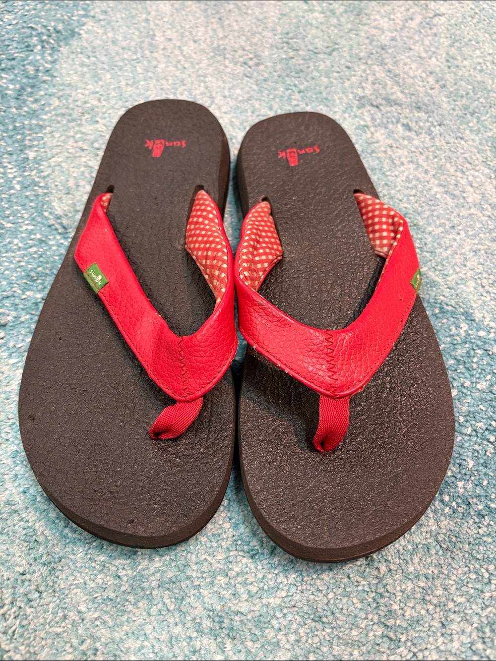 Sanuk Red Flip Flops, Sz 7
